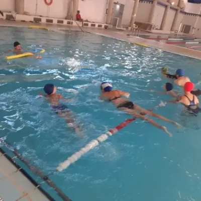 Extraescolars en la piscina