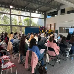 Formació per a famílies i professionals